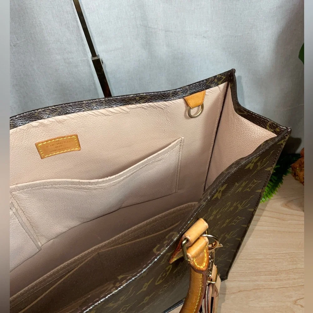 LUXURY LOUIS VUITTON SAC PLAT ✅AUTHENTIC